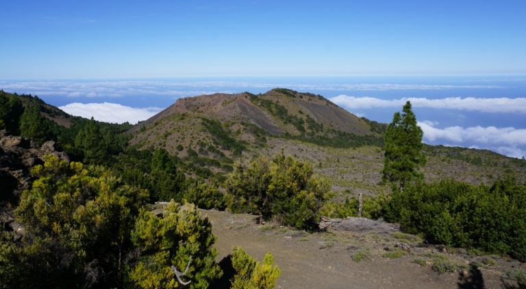Blick zum Vulkankrater Tanganasoga