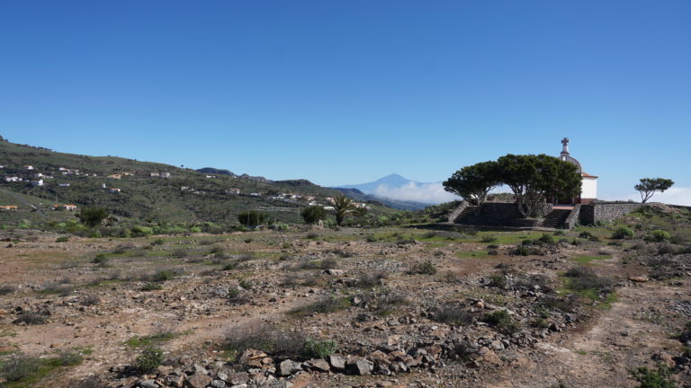 Plateau mit der Kirche
