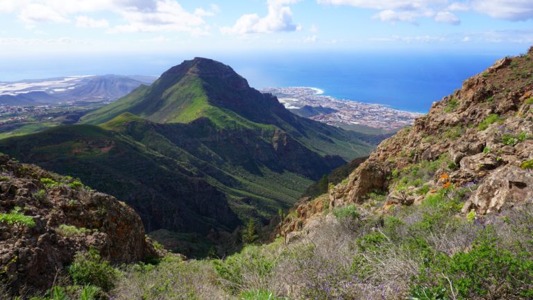 Blick zum Roque del Conde vom Roque de los Brezos
