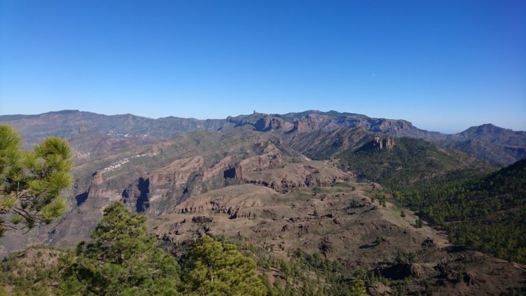 Ausblick vom Aussichtspunkt auf dem Montaña de Sándara Richtung Roque Nublo