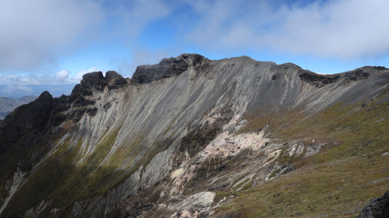 Blick vom Nordgipfel zum Hauptgipfel