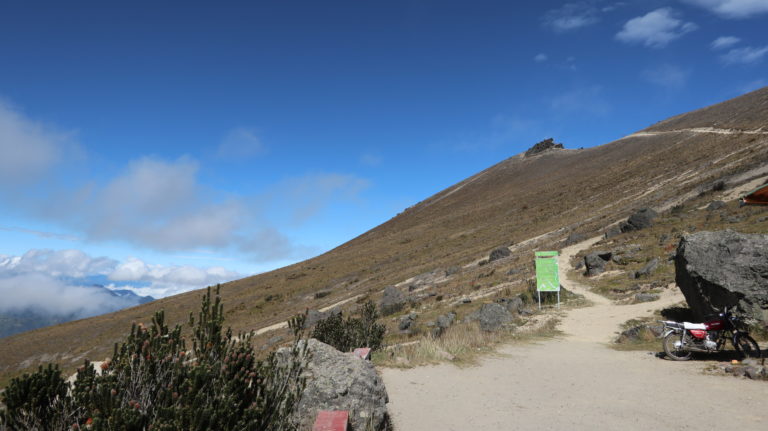 Der Weg zum Cruz Guagua ist ein kurzer Spaziergang.