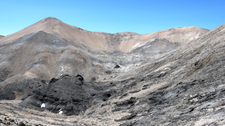 Der Pachnes sieht von hier aus wie ein weisser Vulkan.