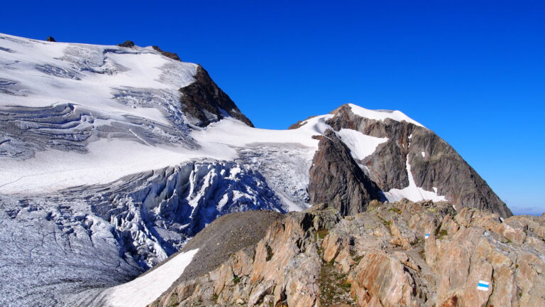 Beginn des Alpinwanderwegs an der Tierberglhütte