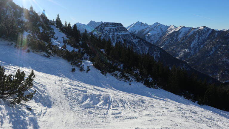 Blick zum Querweg, welcher meist zum Aufstieg dient.