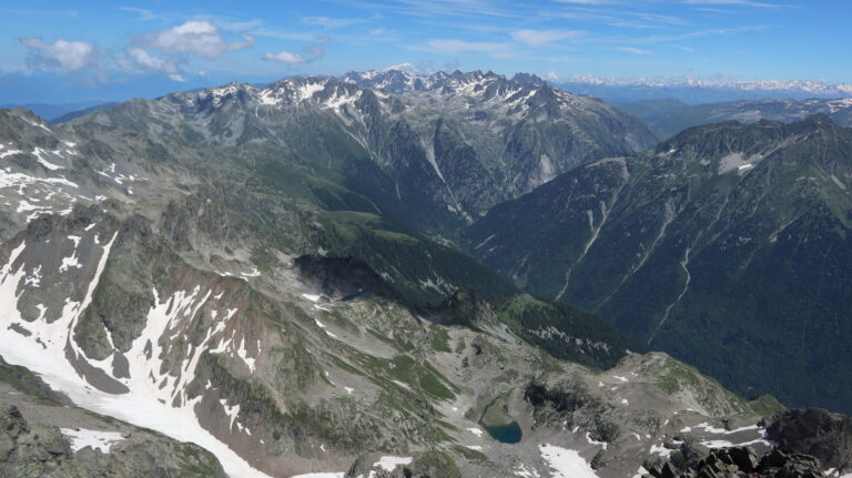 Der Blick reicht bis zum Mont Blanc.