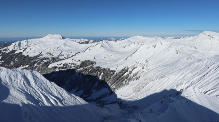 Blick auf die Abfahrt zur Pisialpe