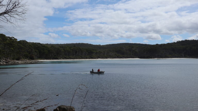 Blick auf den Stand der Fortescue Bay. Das Wasser ist leider recht frisch.