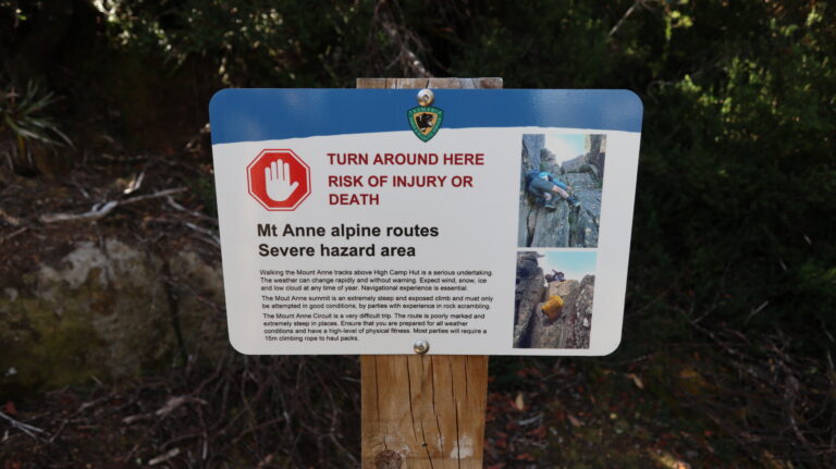 Dieses Schild ist kein Touristenschreck!