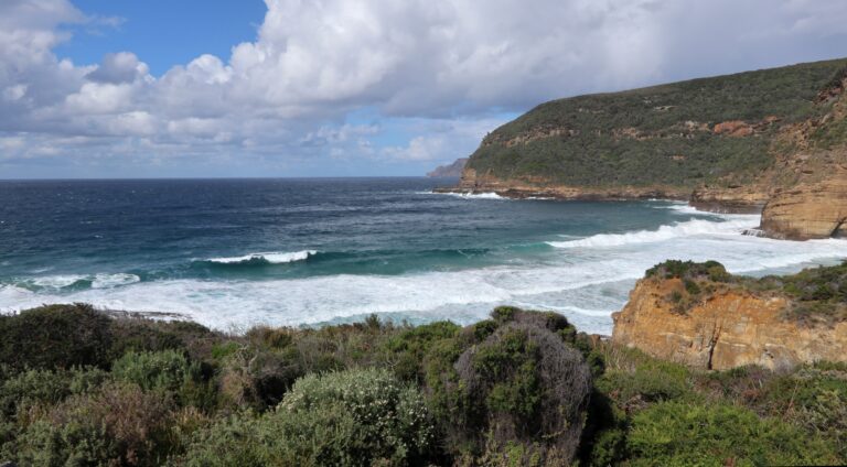 Maingon Bay Lookout