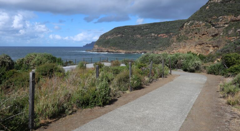 Maingon Bay Lookout