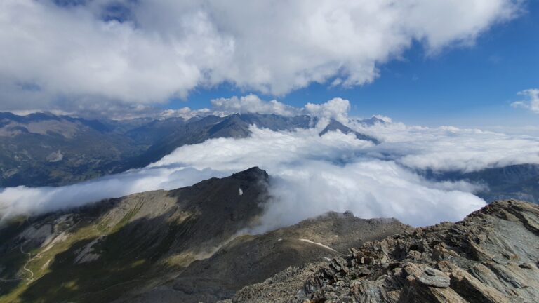 Wolkenfliessen ins Val Cenis