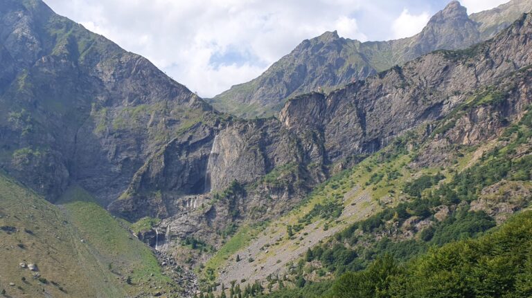 Blick zu den Cascate del Serio