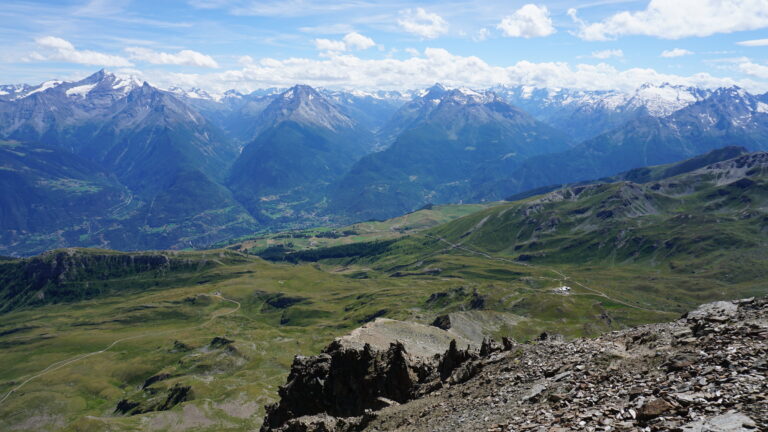 Rückblick auf den SSW-Grat vom Gipfel