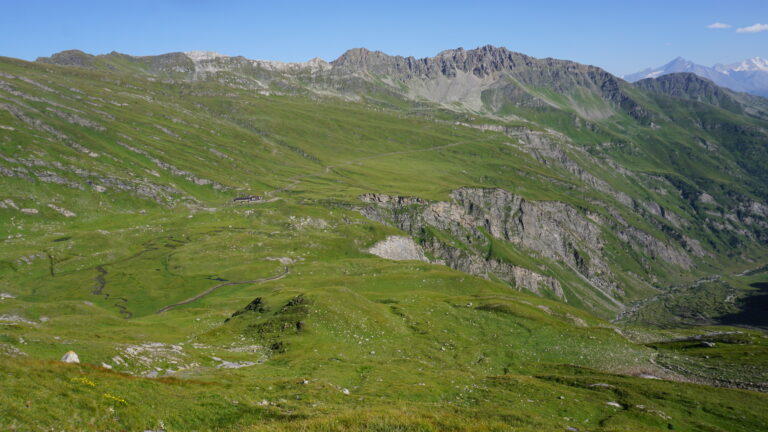 Blick auf die Sumpfebene vor der Alp Bonalex