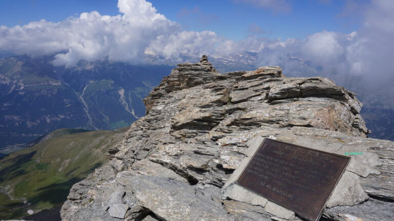 Gipfel Signal du Petit Mont Cenis mit Gedenktafel