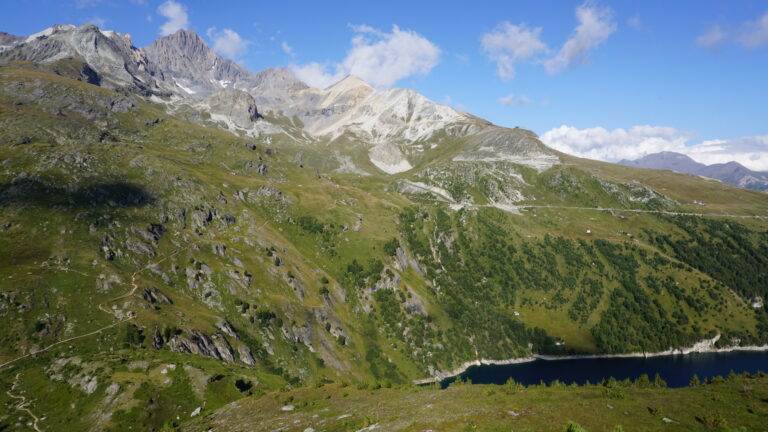 Blick auf den Stausee "Le Plan d'Amont"