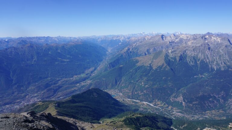 Blick auf das 3000 m tiefer liegende Val di Susa