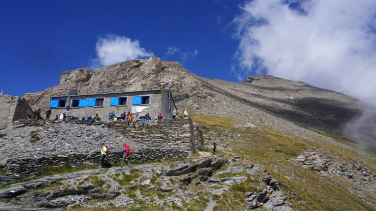 Rifugio Ca'd'Asti - Unterkunftsmöglichkeit auf dem Normalweg