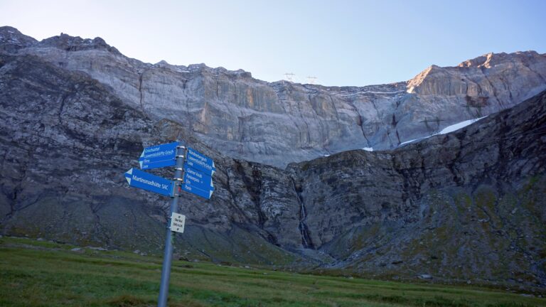 Nach der Martinsmadhütte: Die untere Wand mit dem Wasserfall muss man mithilfe von Ketten erklettern.