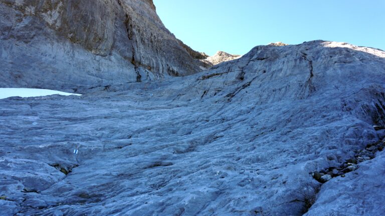Die glatten Platten unterhalb der Piz Grisch Nordwand