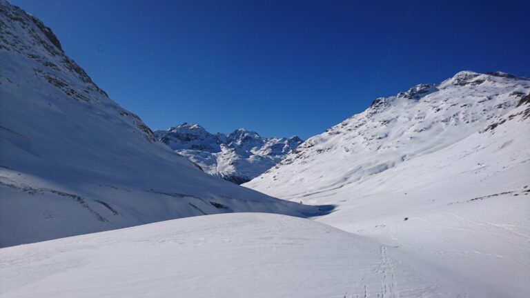 Abfahrt durchs Val da Fain