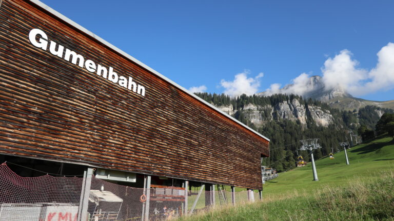 Die Gumenbahn erleichtert den Ausflug ordentlich.