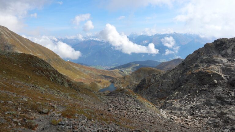 Blick vom Furglerjoch zum Furglersee