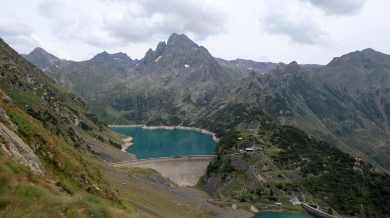 Weg vom Lago Valmorta zum Barbellino Stausee