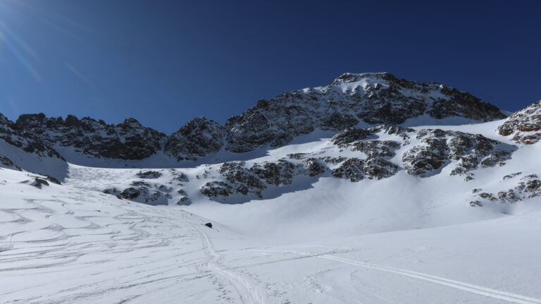 Nordexponierter Aufstieg zum Vadret Calderas mit Blick zum Piz Picuogl