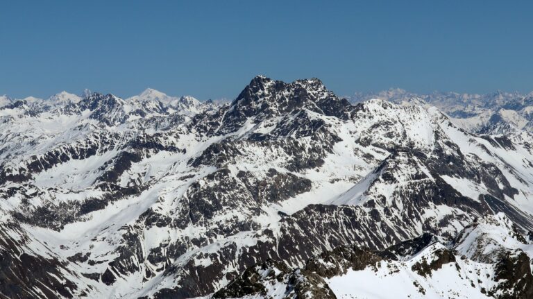 Piz Kesch, der nächste höhere Nachbar