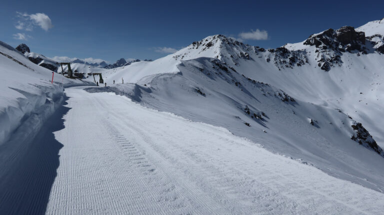 Von der Bergstation des Champatsch Lifts zur Fuorcla Soèr ist präpariert.
