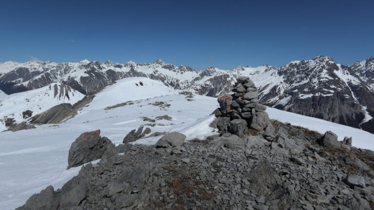 Blick vom Hauptgipfel zum Kreuzgipfel