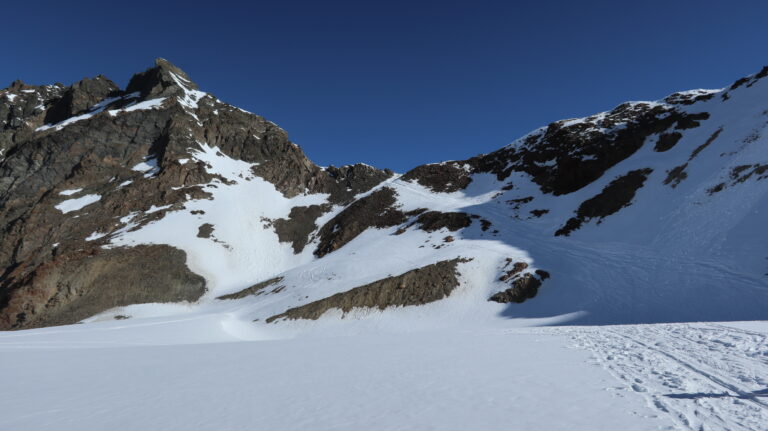 Blick vom Anseilplatz zum Mittelbergjoch