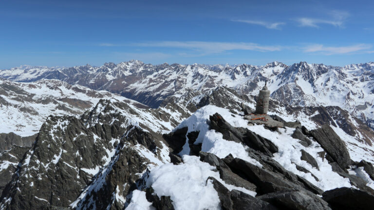 Blick zu den höchsten Gipfeln des Kaunergrates