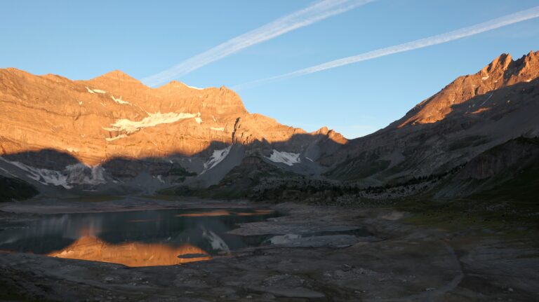 Lac de Salanfe im Morgenglühen