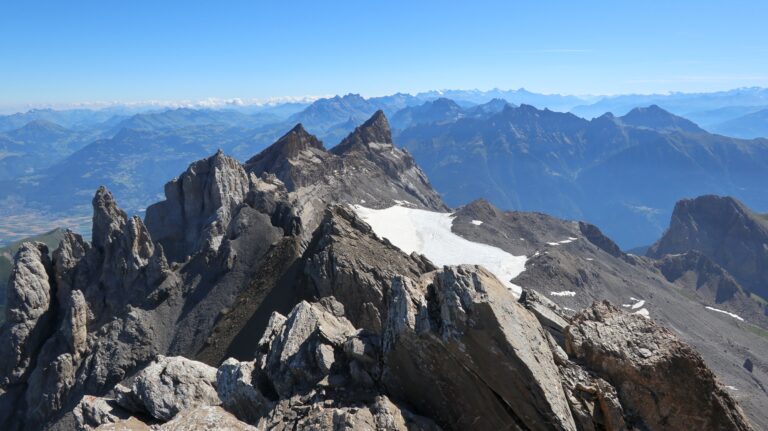 Blick zu den östlichen Gipfeln der Dents du Midi