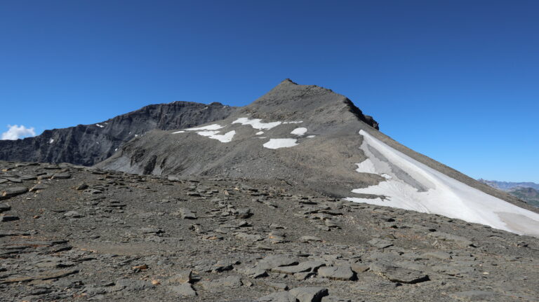 Am Col du Genévrier. Die Pointe du Génevrier umgeht man ostseitig.