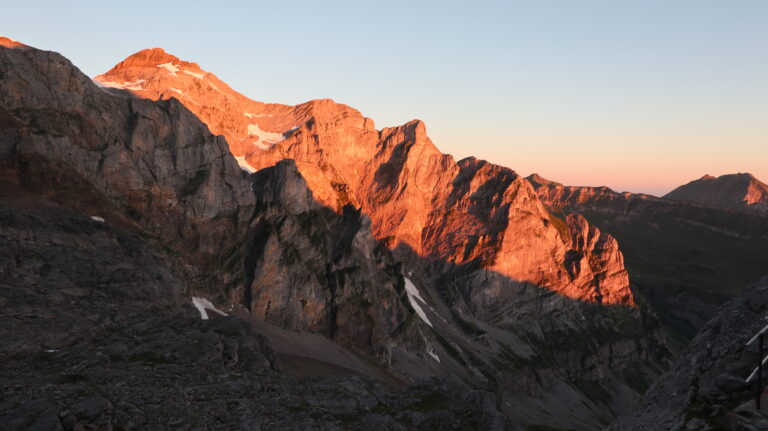 Morgenglühen auf der Gitschenhörelihütte