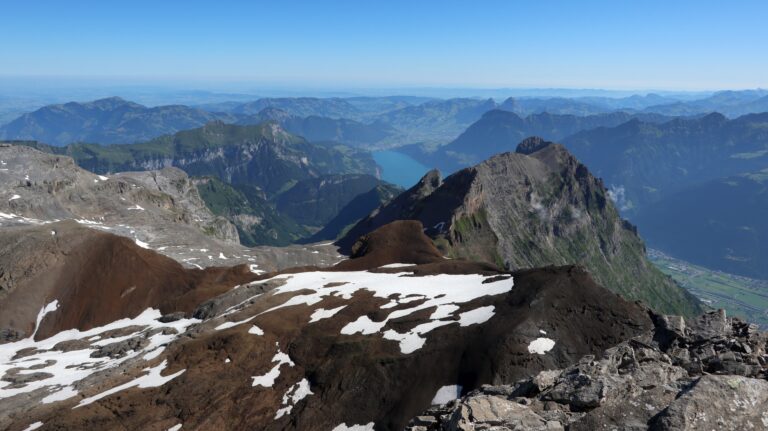 Blick über die Kante zum Gitschen