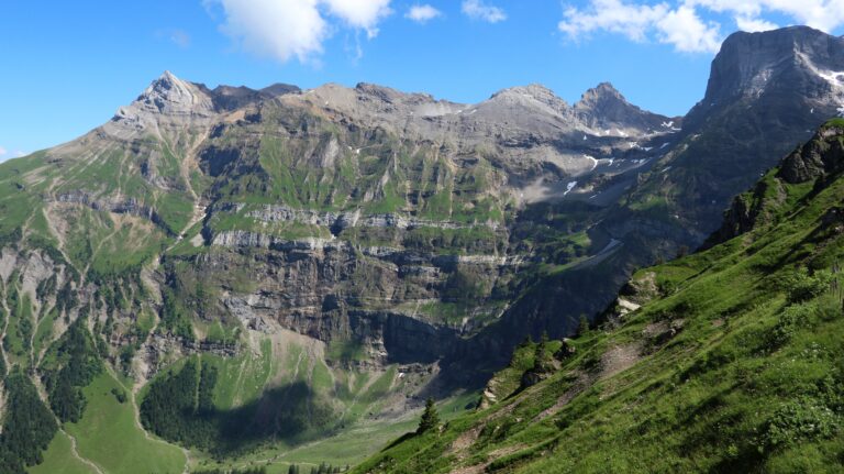 Beim Abstieg zur Musenalp ist der Gitschen ein Blickfang.