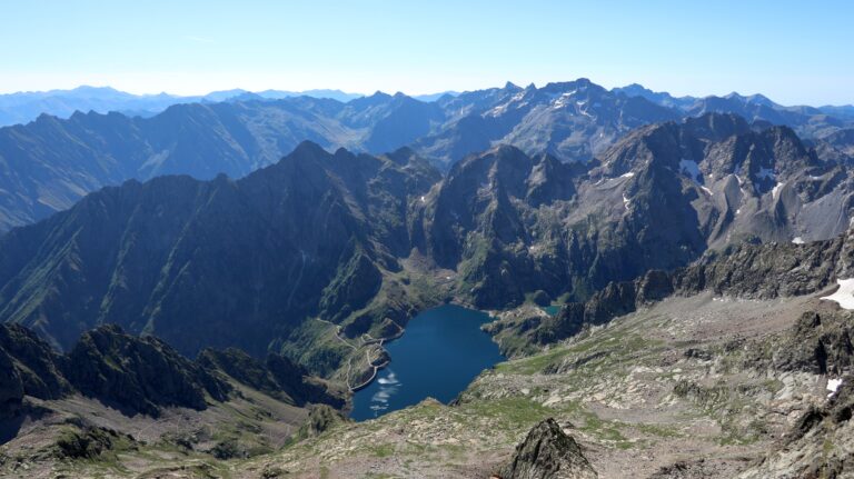 Am Bacino artificiale del Chiotas liegt das Rifugio Genova