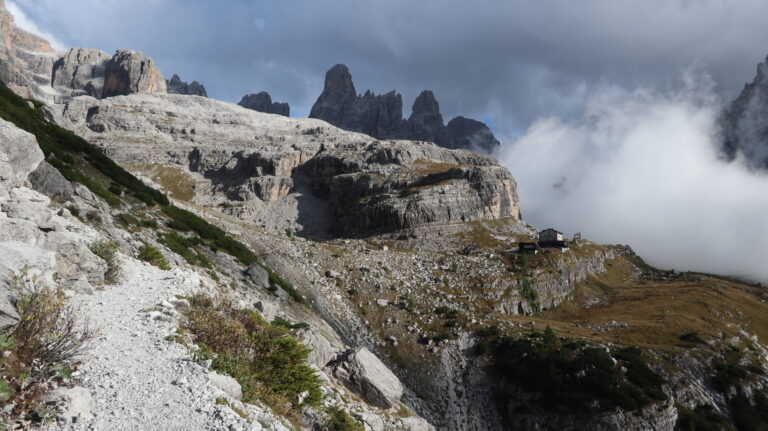 Abstieg vom Rifugio Brentei