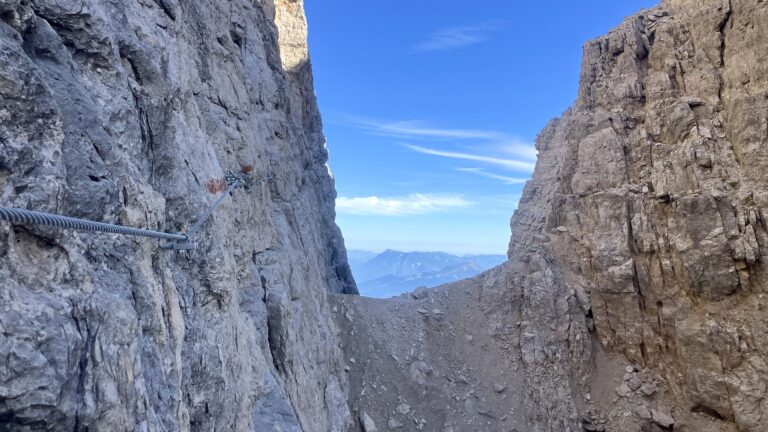 Schmale Querung zur Bocchetta Bassa del Massodi (B/C)
