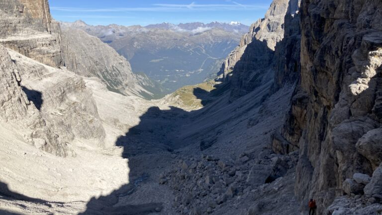 Durch das Val Brenta Alta verläuft der Abstieg zum Rifugio Brentei.