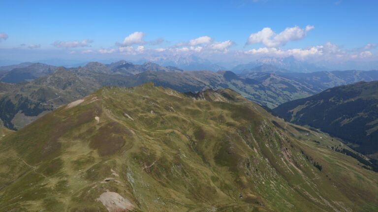 Steinberge am Horizont