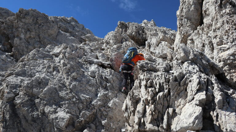 Abklettern zur Abseilstelle über der Schlüsselstelle