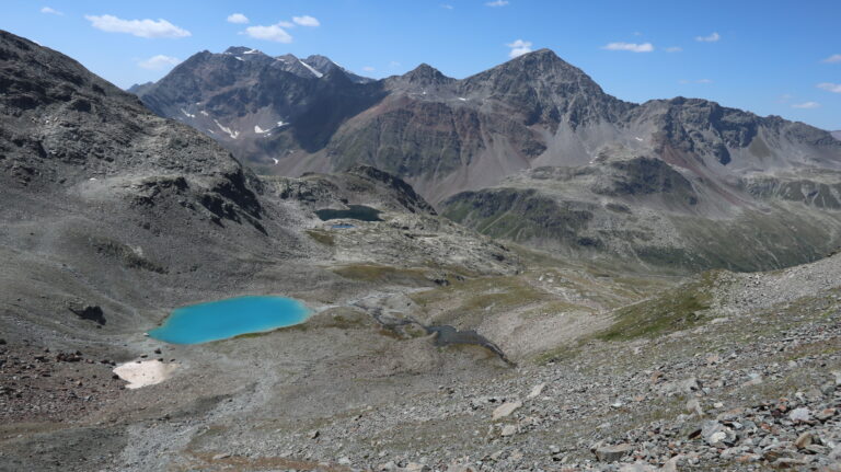 Abstieg auf der Moräne